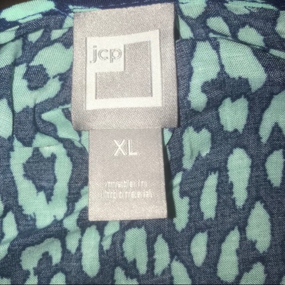 Patterned Tunic - Picture 4 of 4